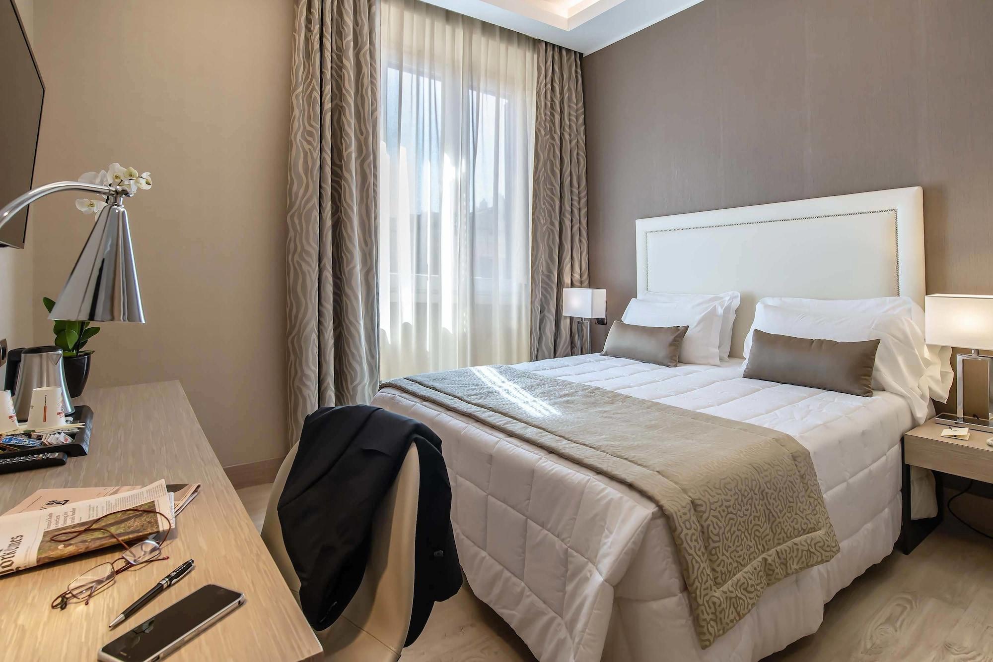 Hotel Genova Roma Esterno foto