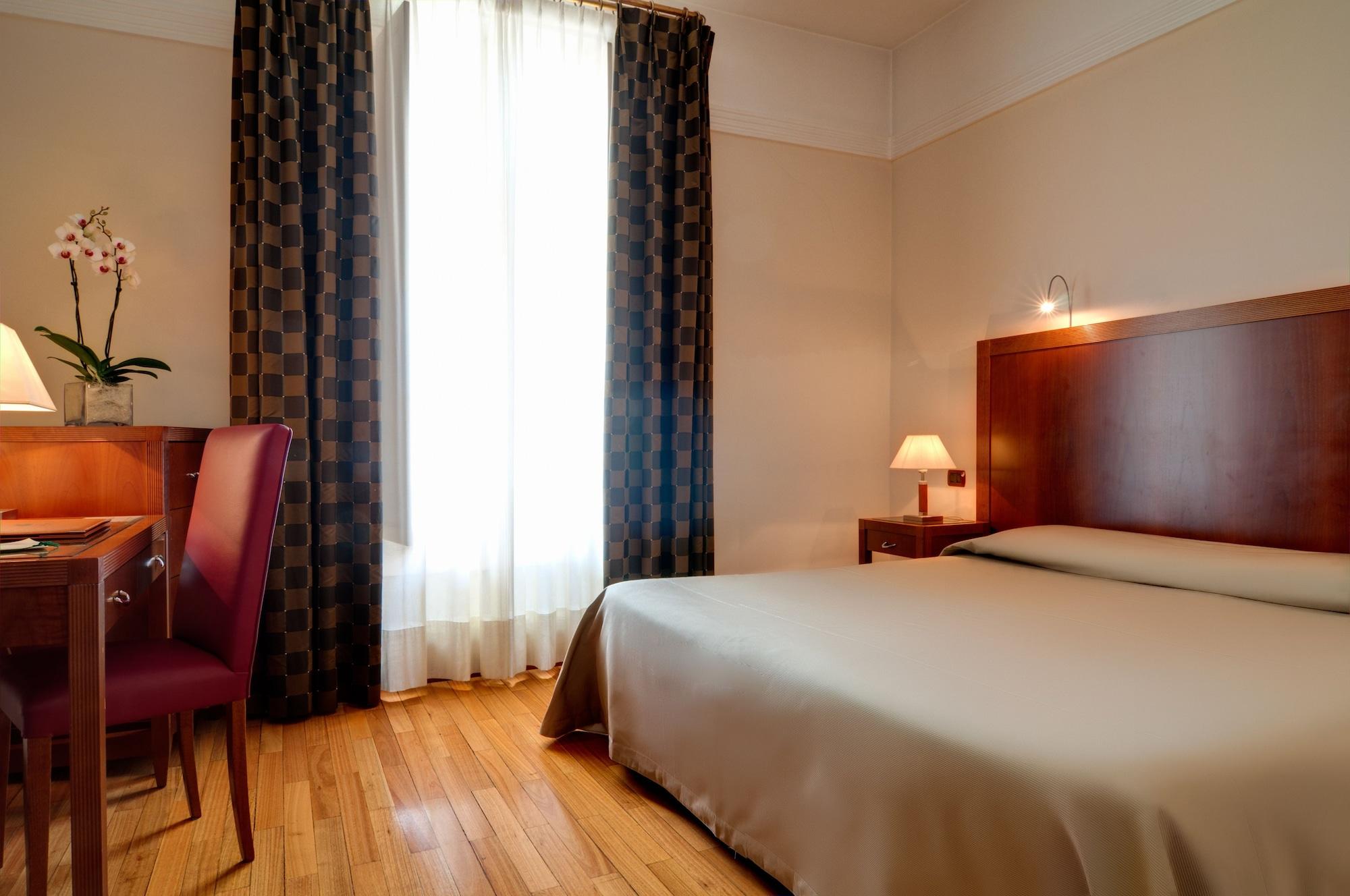 Hotel Genova Roma Esterno foto