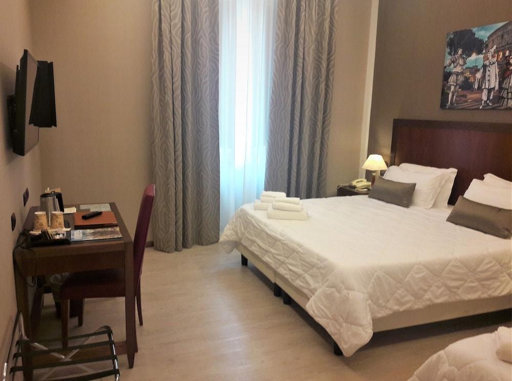 Hotel Genova Roma Esterno foto