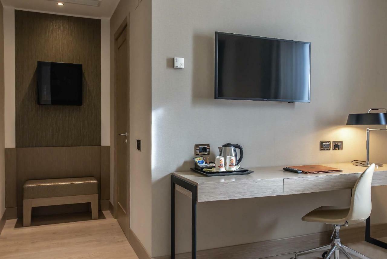 Hotel Genova Roma Esterno foto